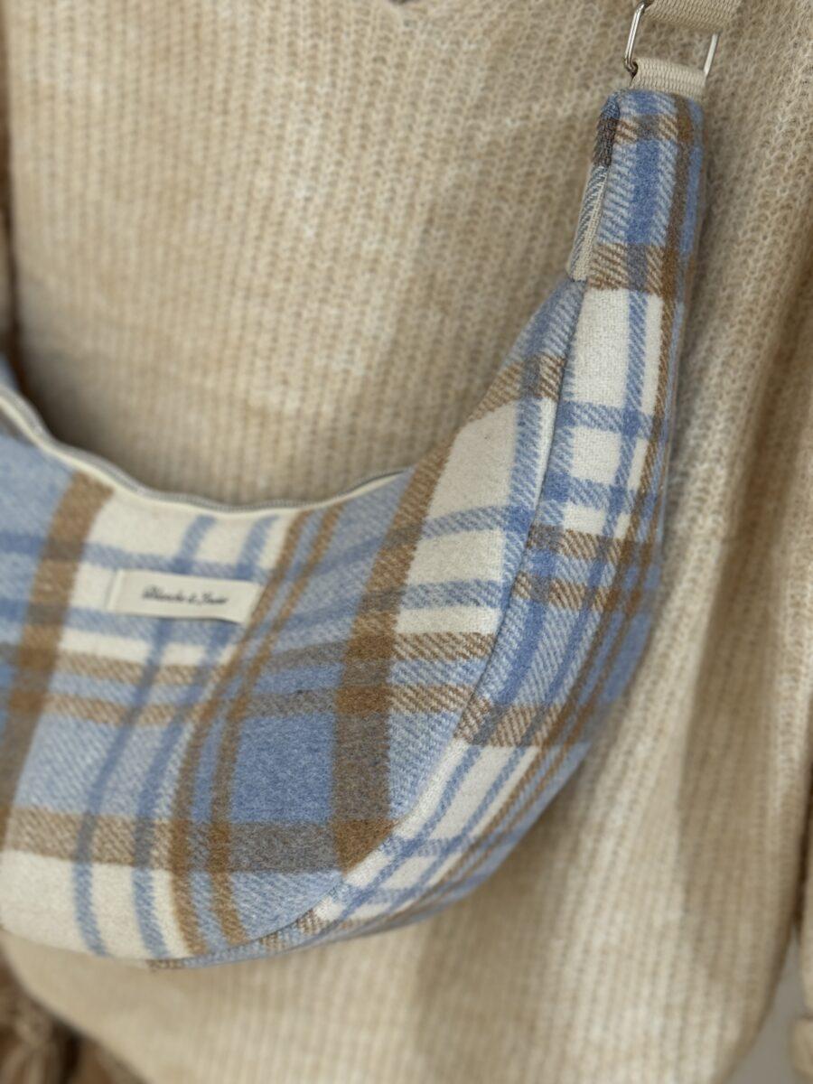 Sac demi-lune tartan bleu-camel – Image 3