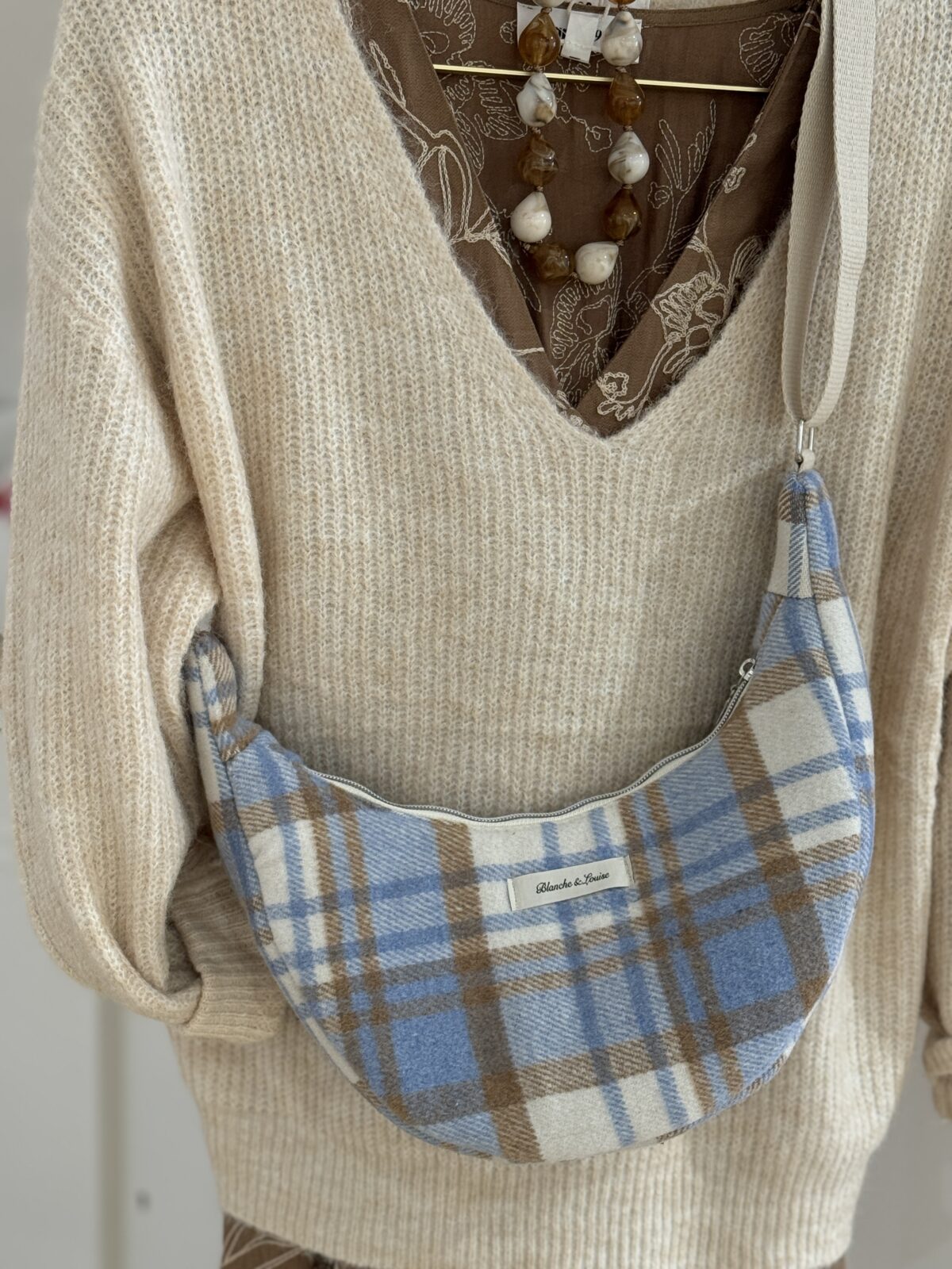 Sac demi-lune tartan bleu-camel