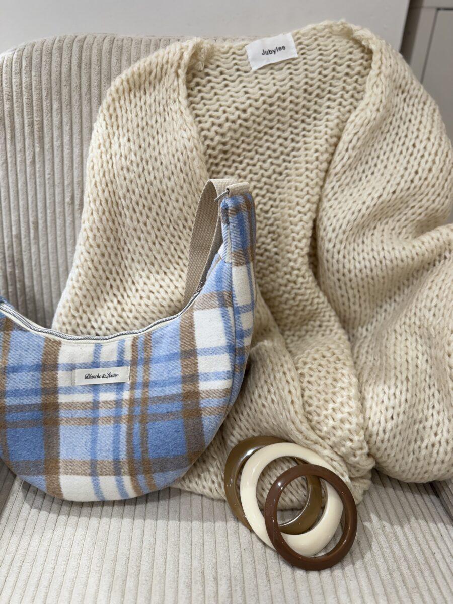 Sac demi-lune tartan bleu-camel – Image 4
